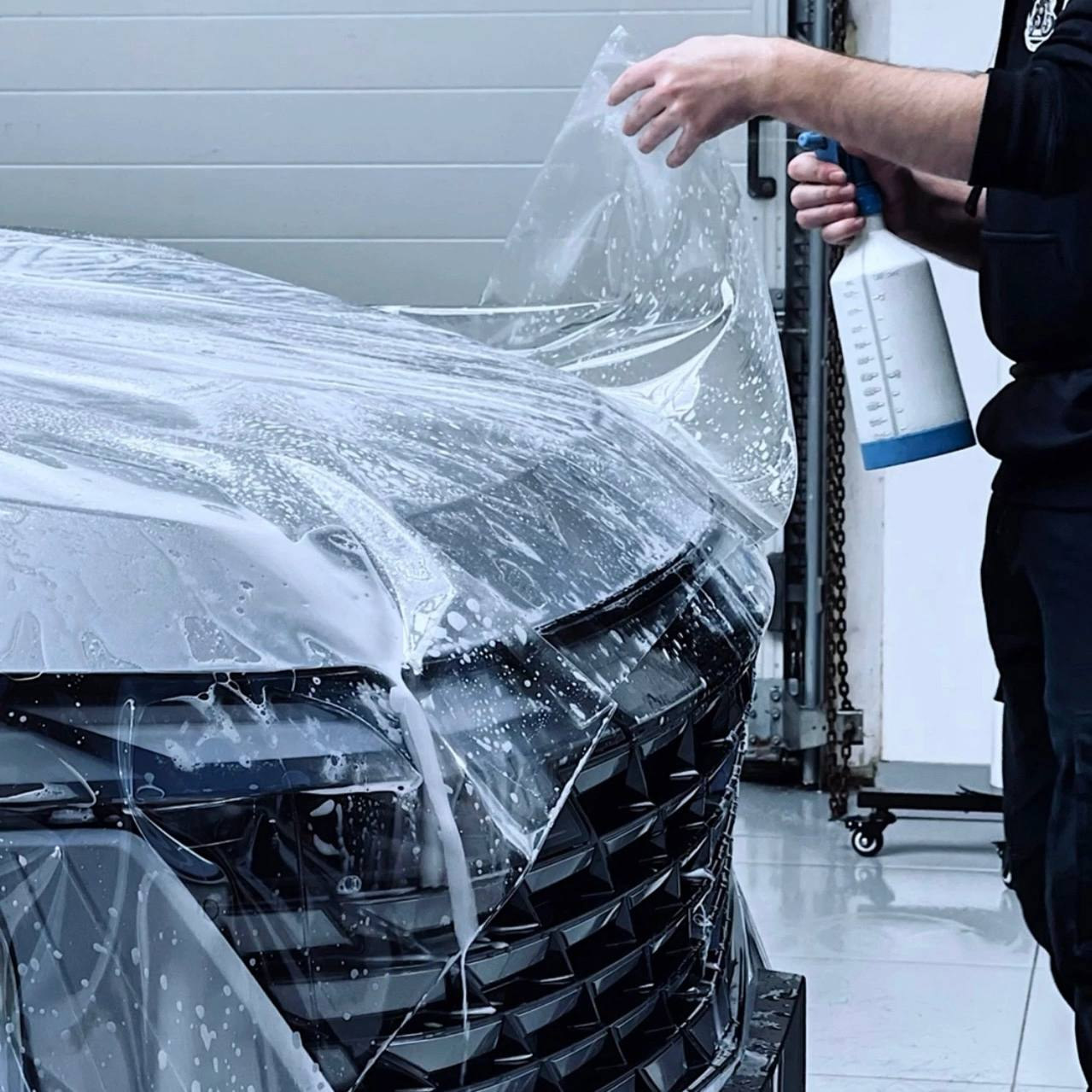 Нанесение полиуретановой плёнки на кузов автомобиля